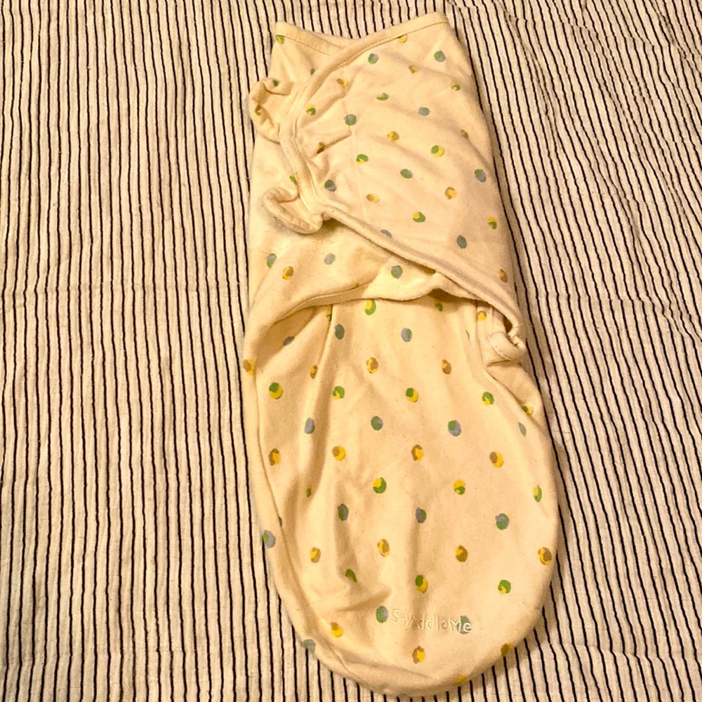 ❄️5 for $10 🏷 • Summer Infant Baby Swaddle • S/M 7-14lbs Beige Crescents